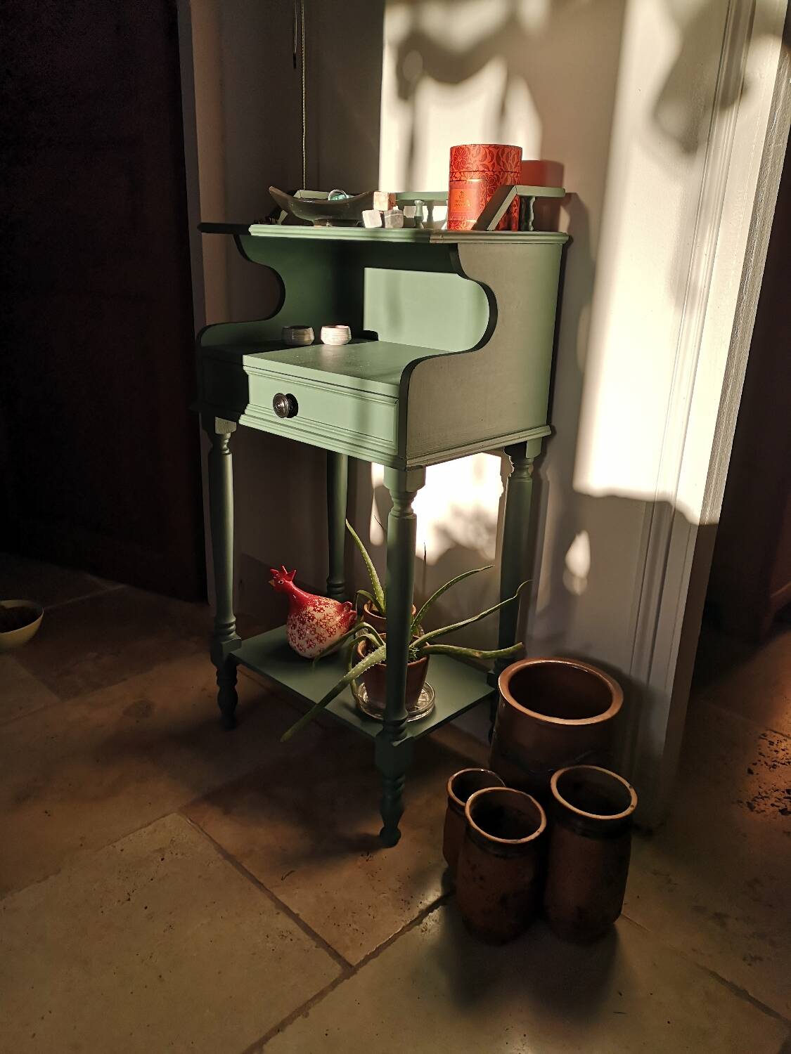 Entrance empty pocket furniture