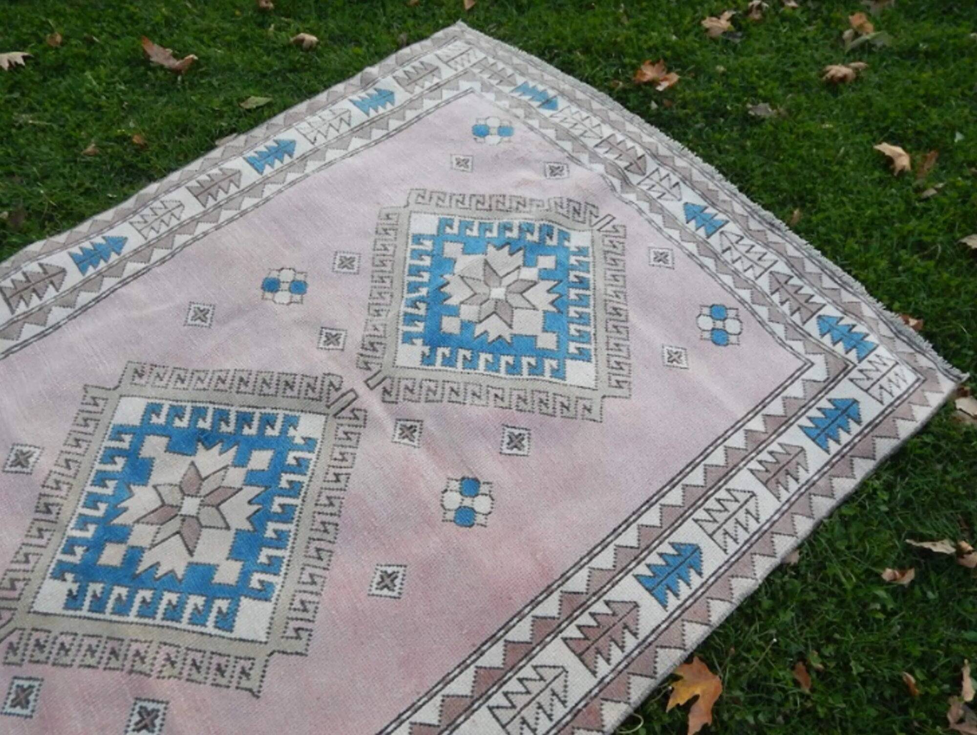Vintage Turkish Oushak rug 155x190 cm