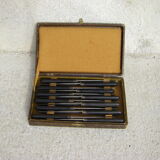Coffret de douze couteaux ancien