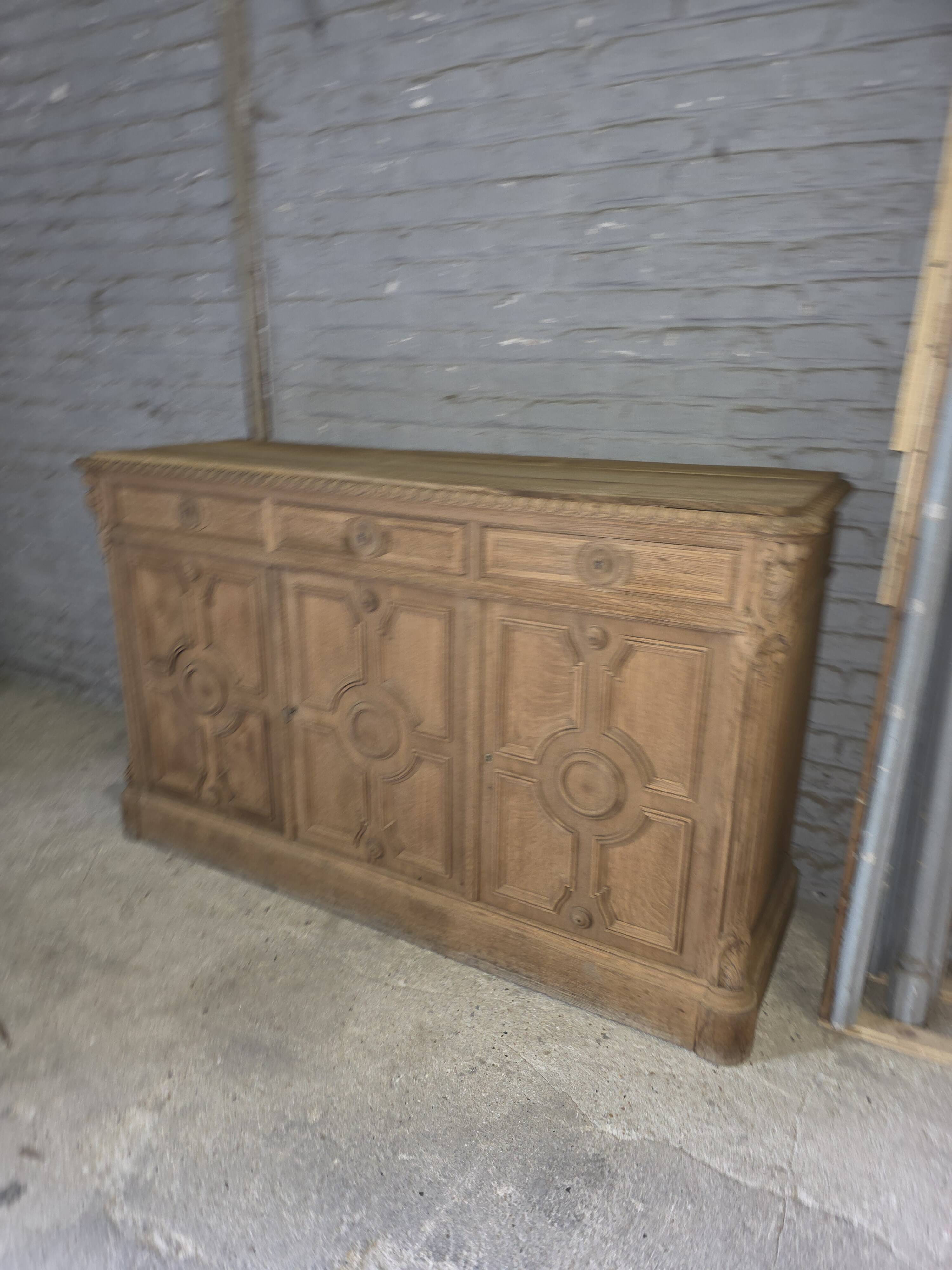 Buffet bas en chêne du XIXème