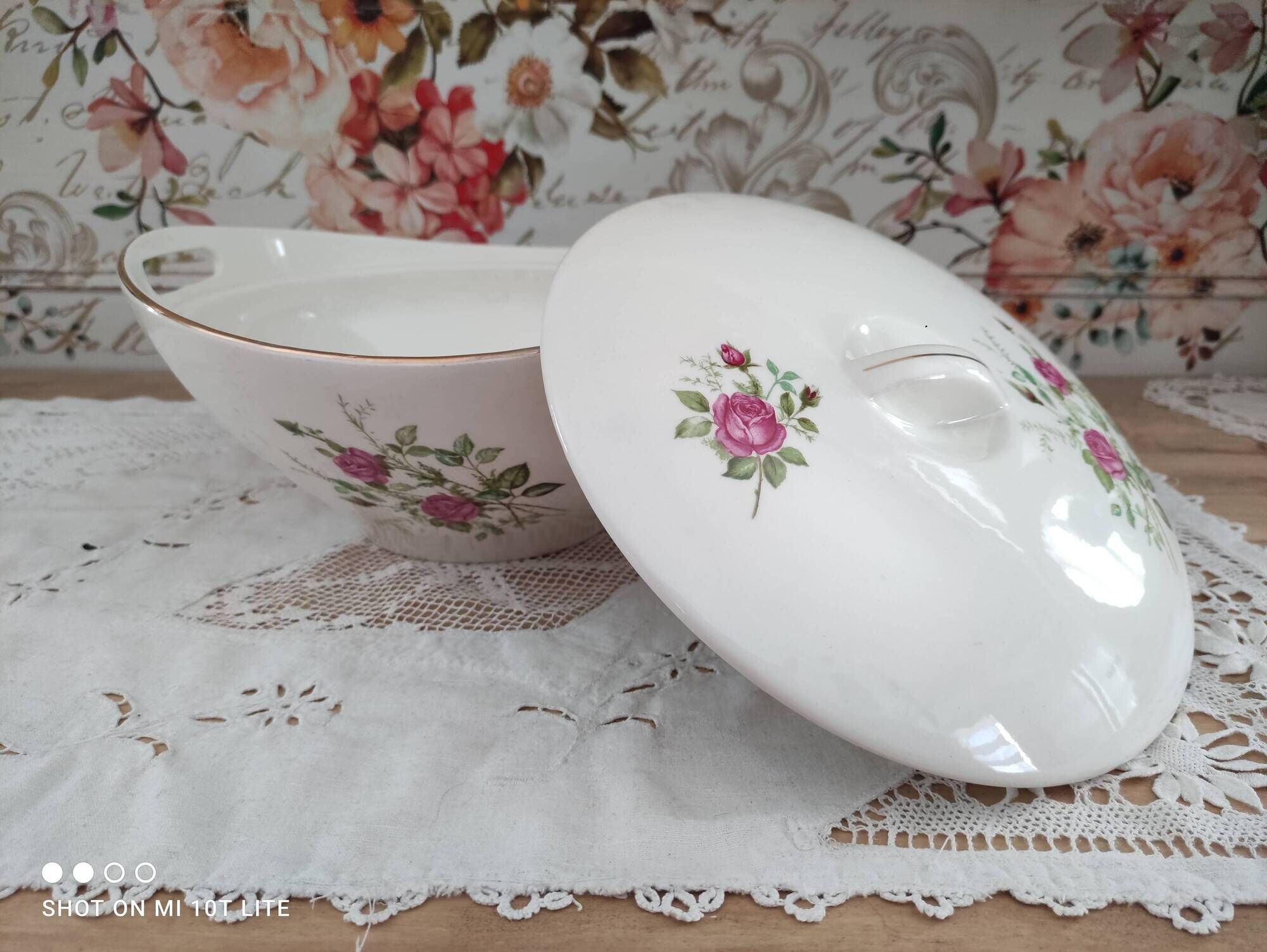 Porcelain tureen from gien france model pompadour