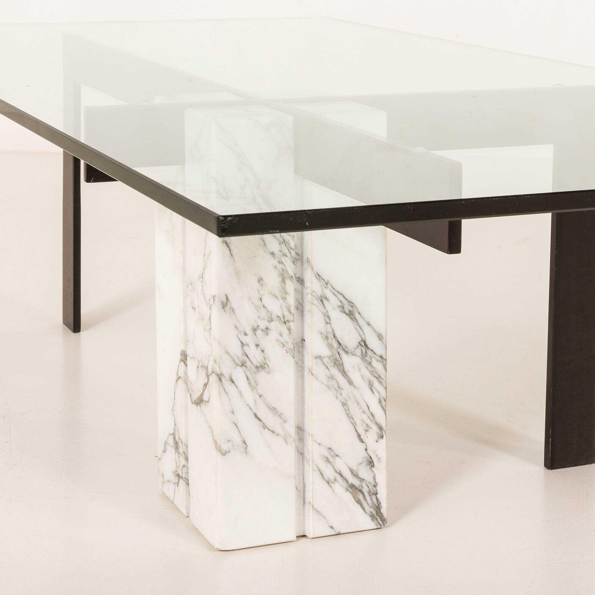 Table basse en marbre de Carrare par Hank Kwint pour Metaform, Italie, années 1980.
