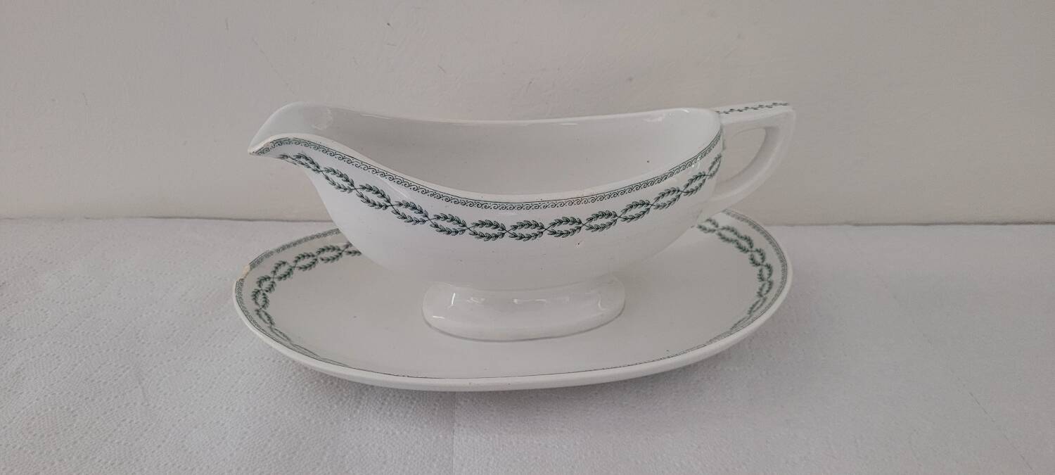 Sarreguemines iron clay sauceboat