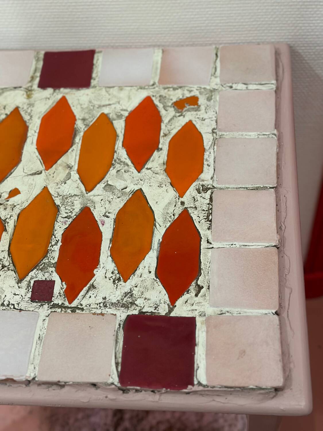 Side table console mosaic pink orange original vintage charm colourful