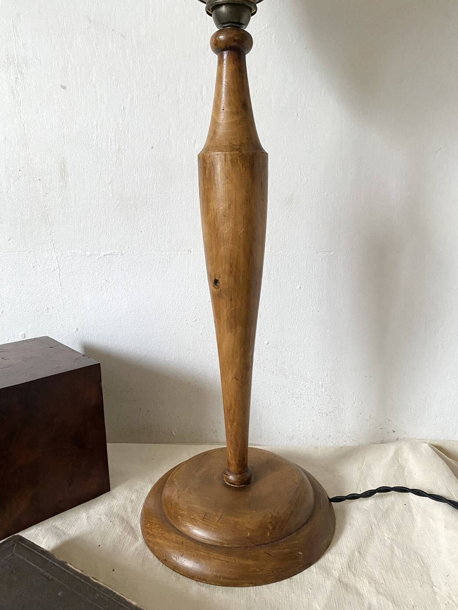 Large Art Deco lamp in Mazda style made of turned wood and opaline.
