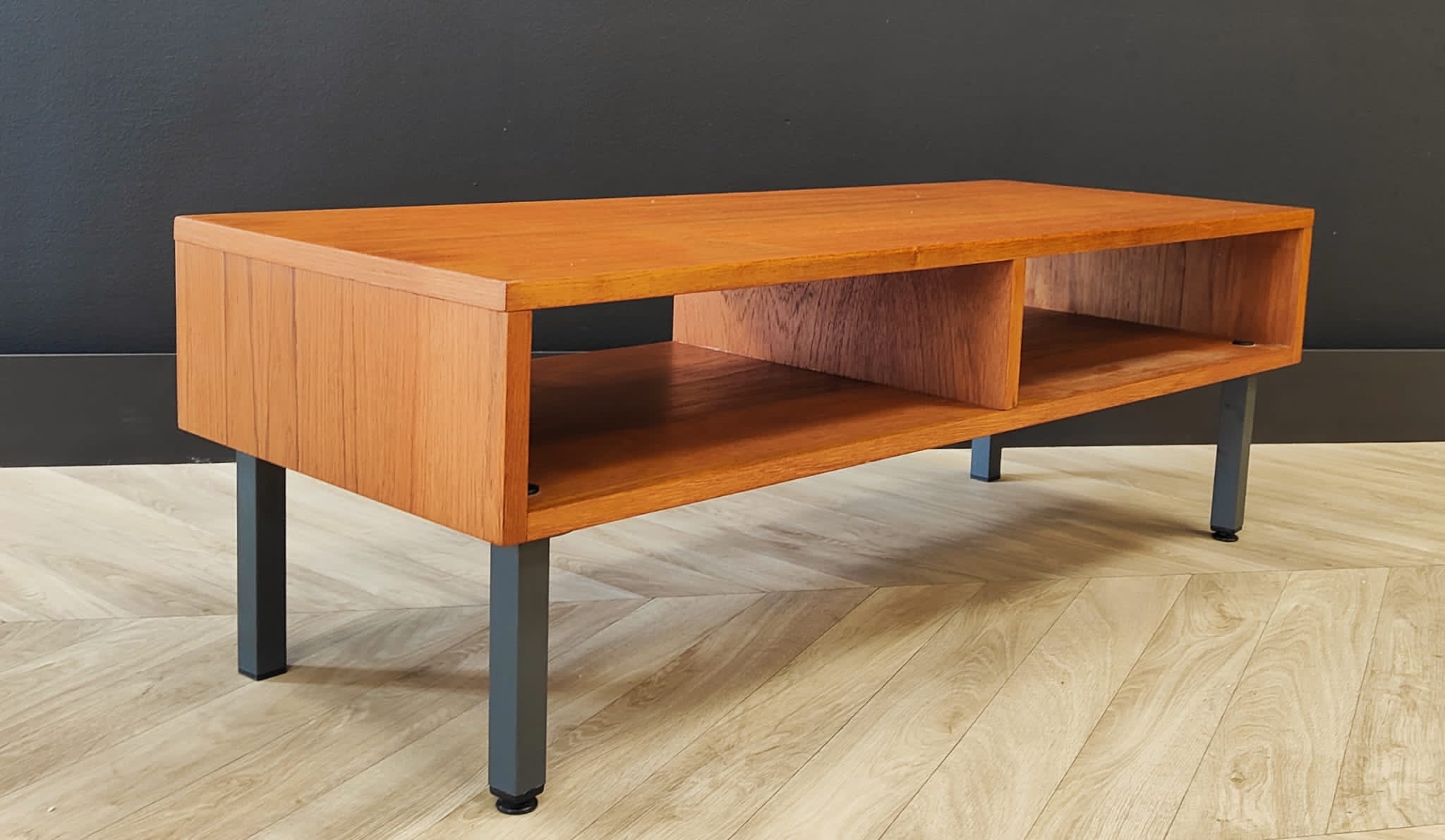 Mid Century Table | Vintage - coffee table, side table, TV cabinet