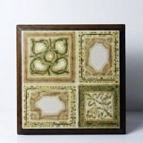Vintage trivet in glazed ceramic and wood, circa 1960-1970.