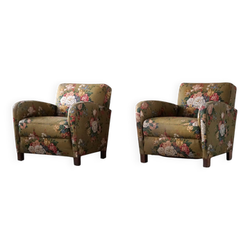 Pair of curved Danish modern lounge chairs, original fabric, Fritz Hansen, 1940.