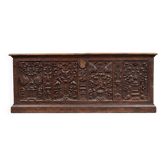 Grand Coffre Renaissance Sculpté XIXe Bois Massif – Décor Oiseaux, blason & Rinceaux