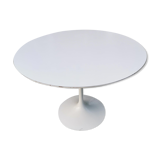 Eero Saarinen tulip table for Knoll