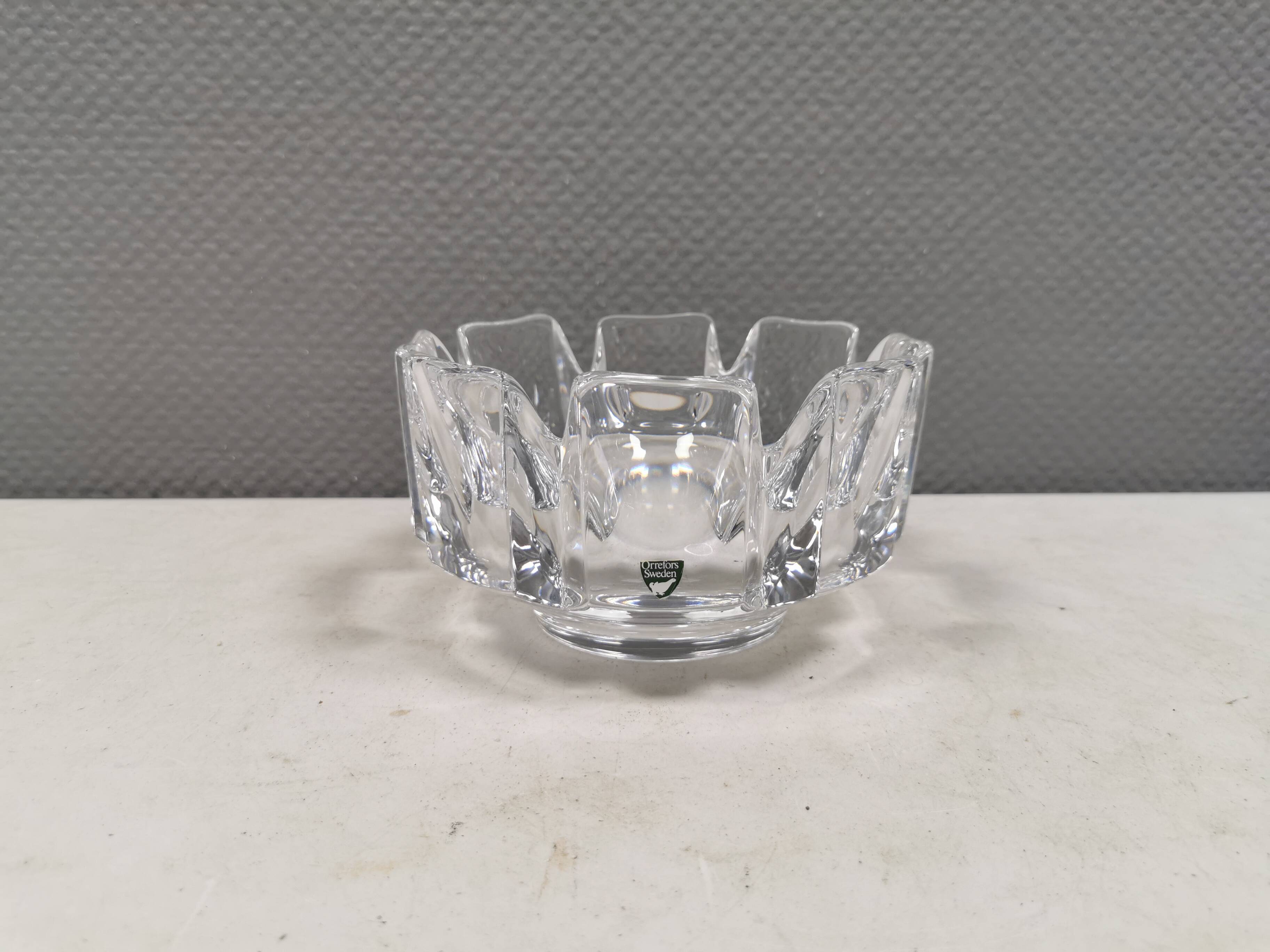 A crystal glass bowl, designed by Lars Hellsten for Orrefors Sweden 1980s