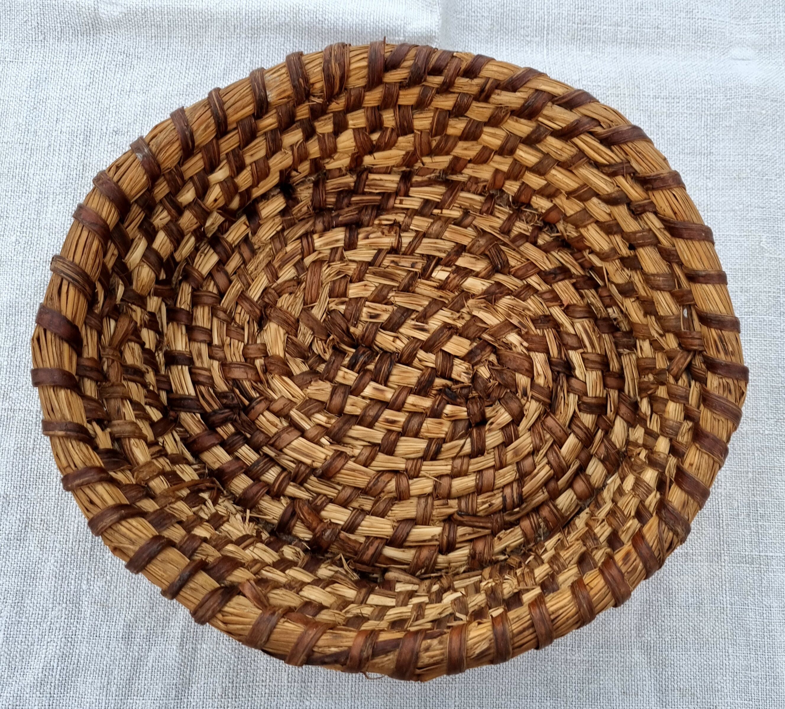 Straw basket