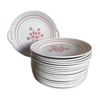 Service 18 flat plates and a Lunéville model Martine dish