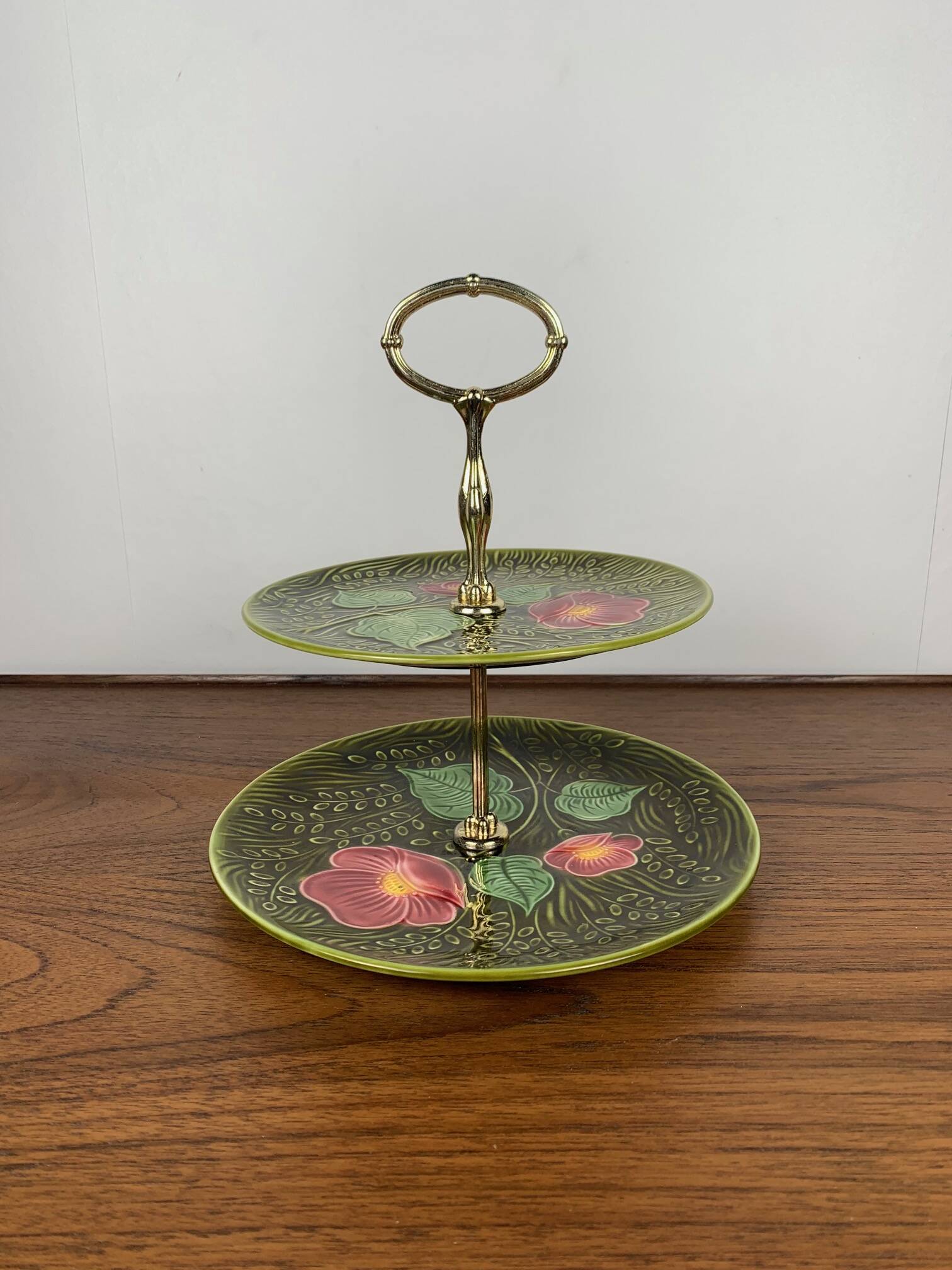 2-tiered majolica server/tray, Sarreguemines, early 20th century