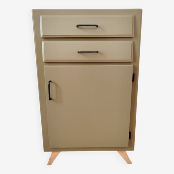 Vintage khaki chiffonier