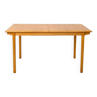 Extending oak table