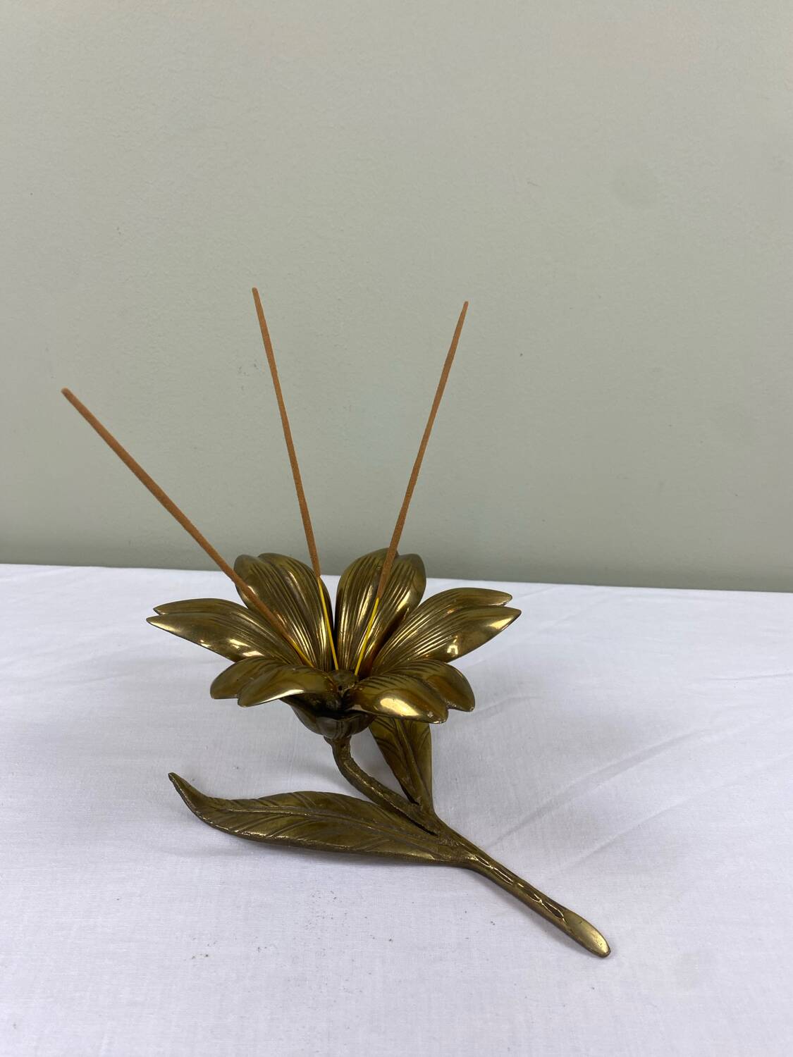 Cendrier fleur en laiton