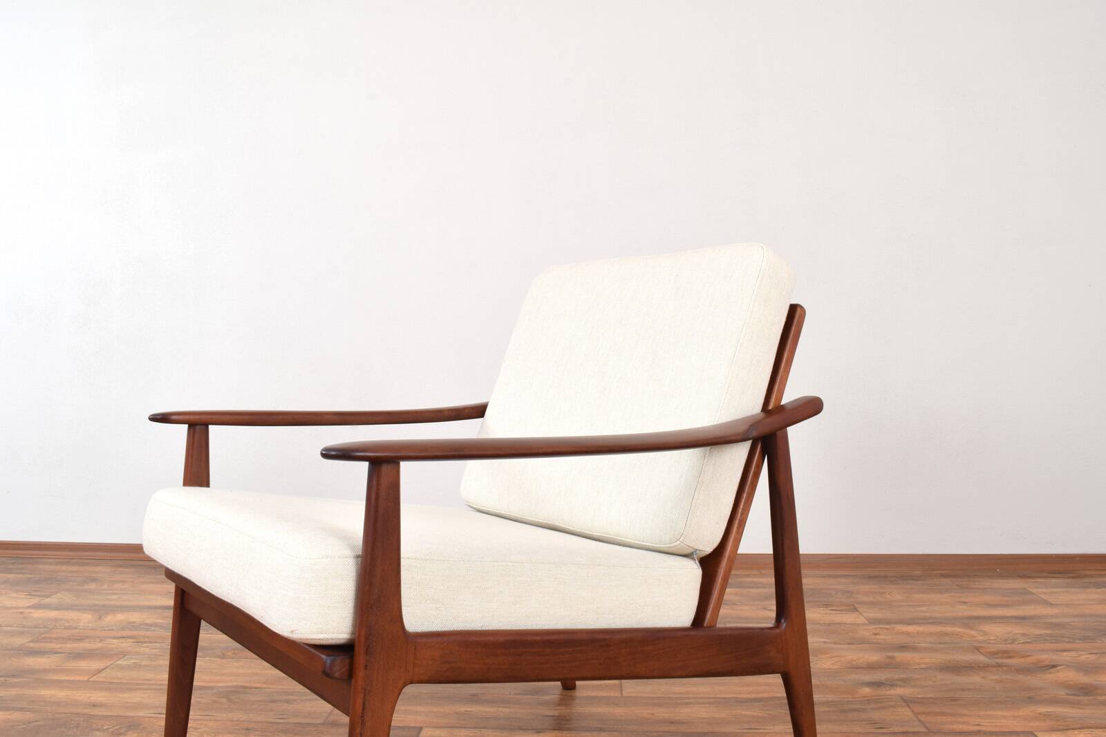 Mid-Century Danish Wood & Linen Lounge Chairs, Set of 2, 1960s.