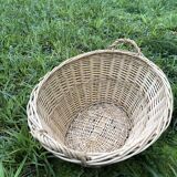 wicker laundry clothing pan