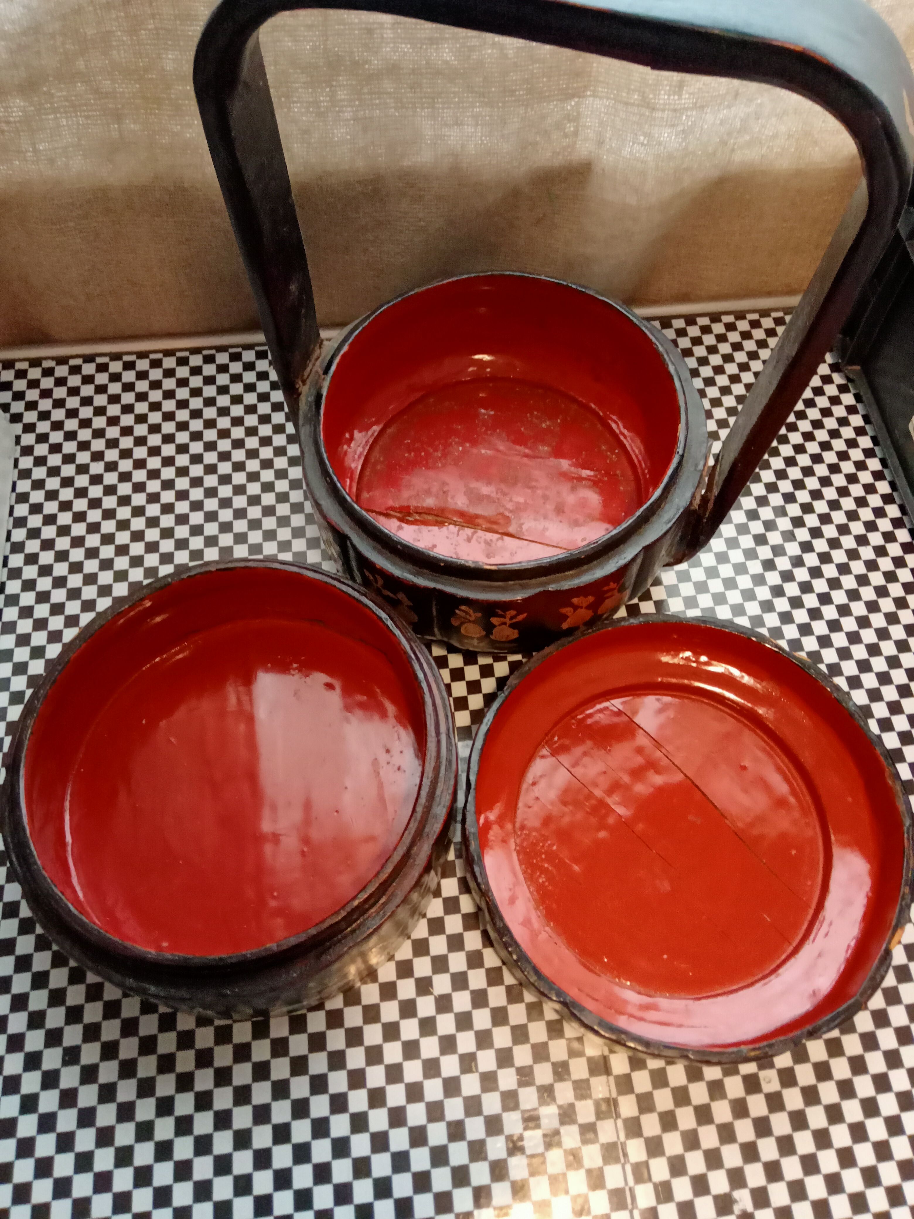 Box in lacquer and mother-of-pearl Tonkin 19th