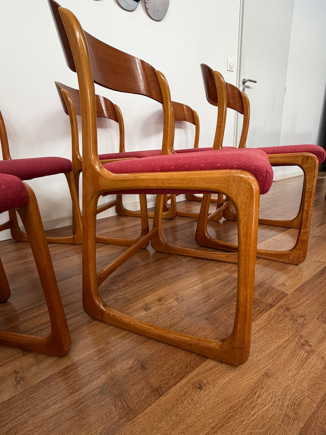 Série de 6 chaises traîneau Baumann vintage