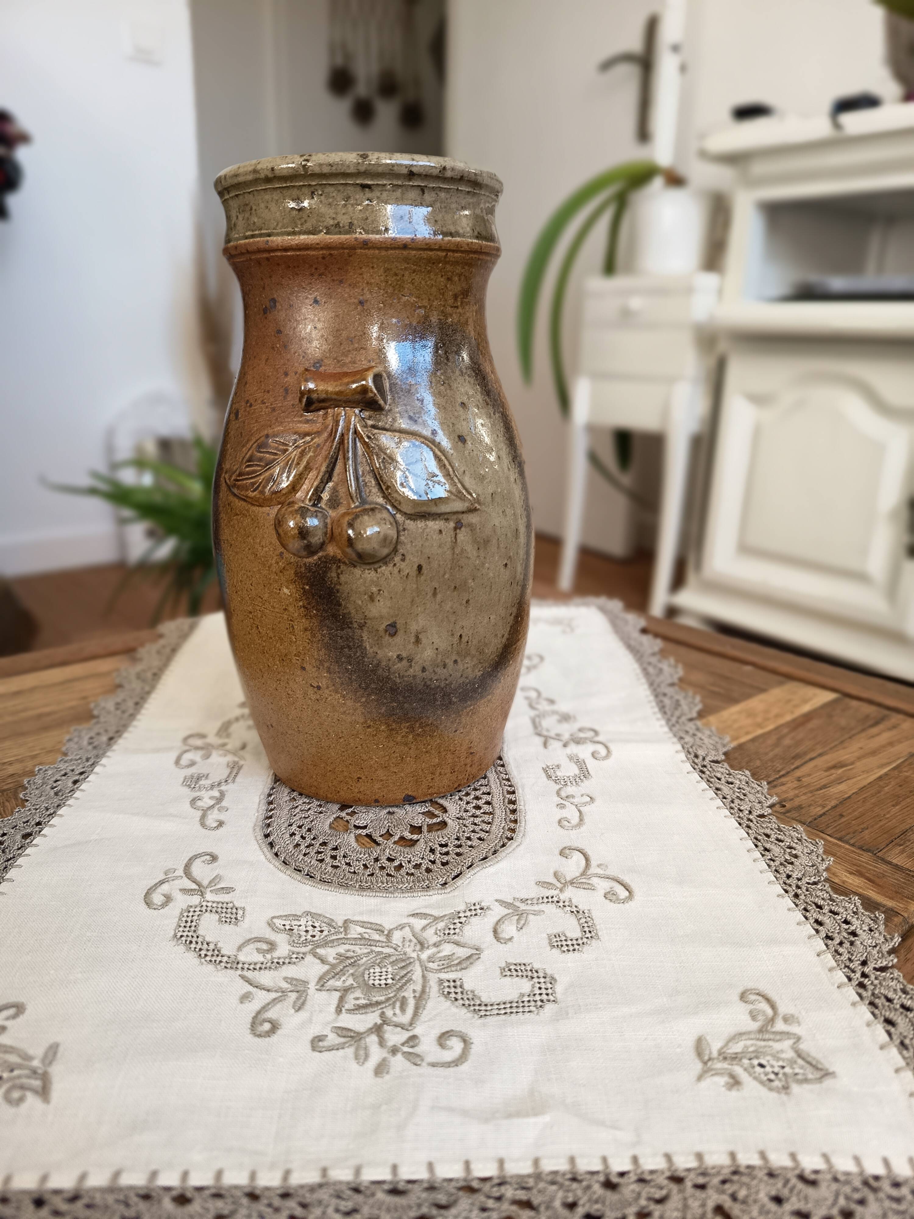 Pyrite stoneware vase, signed Jacques Vilain, La Borne, 1960s-70s.