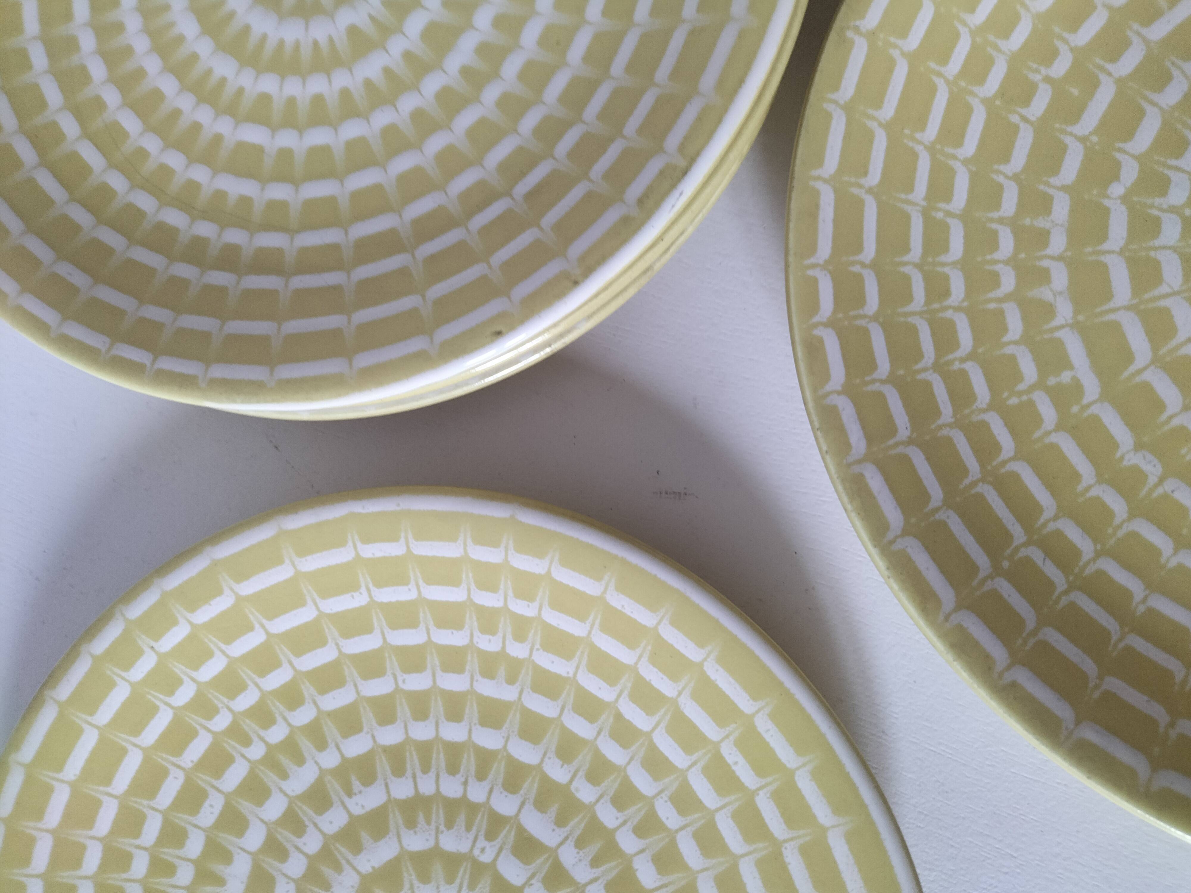Set of 6 Longchamp dinner and dessert plates – retro lemon look