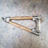Porte manteau patère pivotante