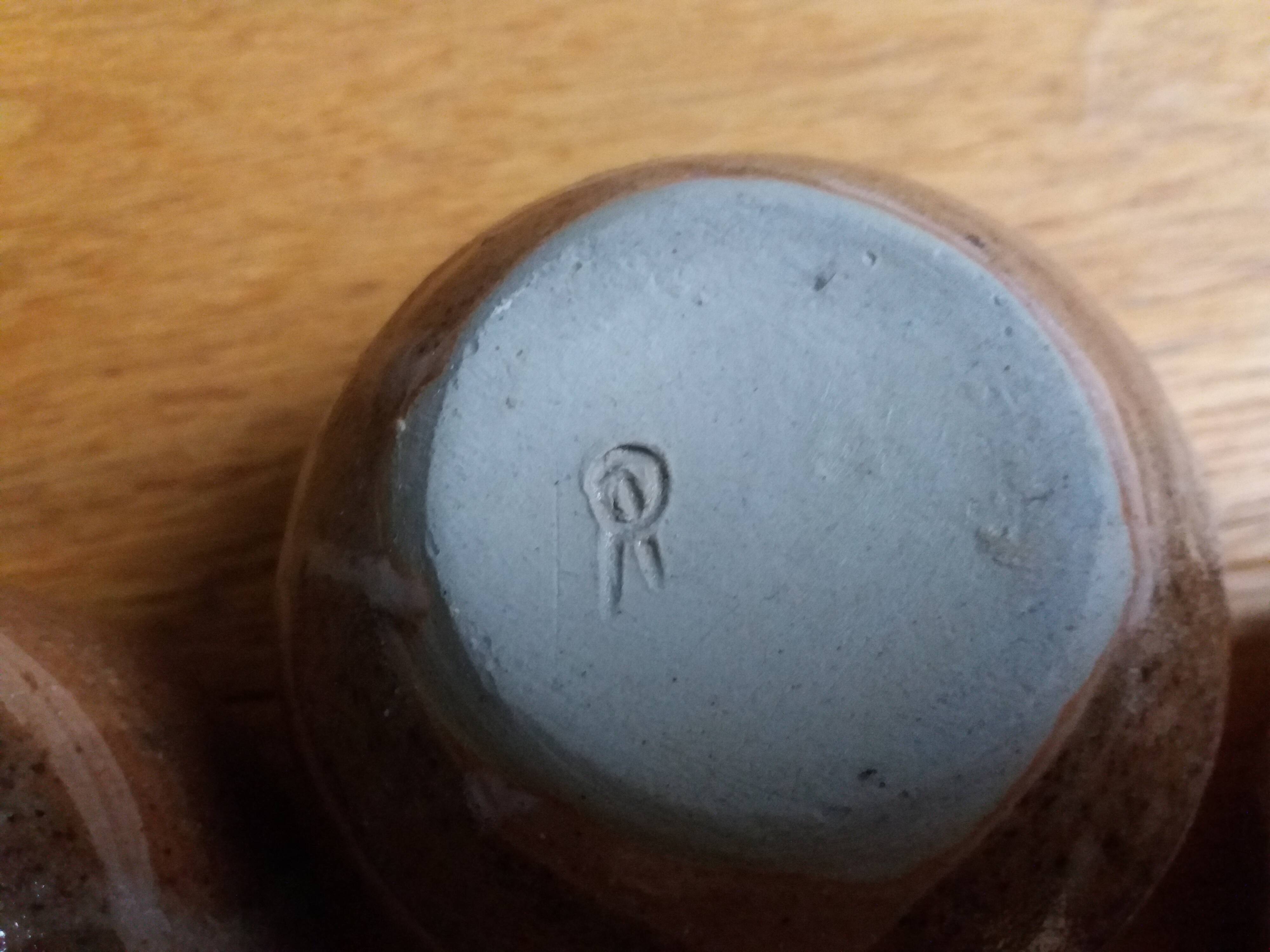 Coupelles tasses en grès signées Anne Rémy Clamagirand