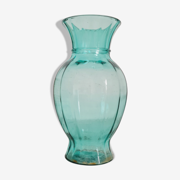 Vase ancien transparent bleu