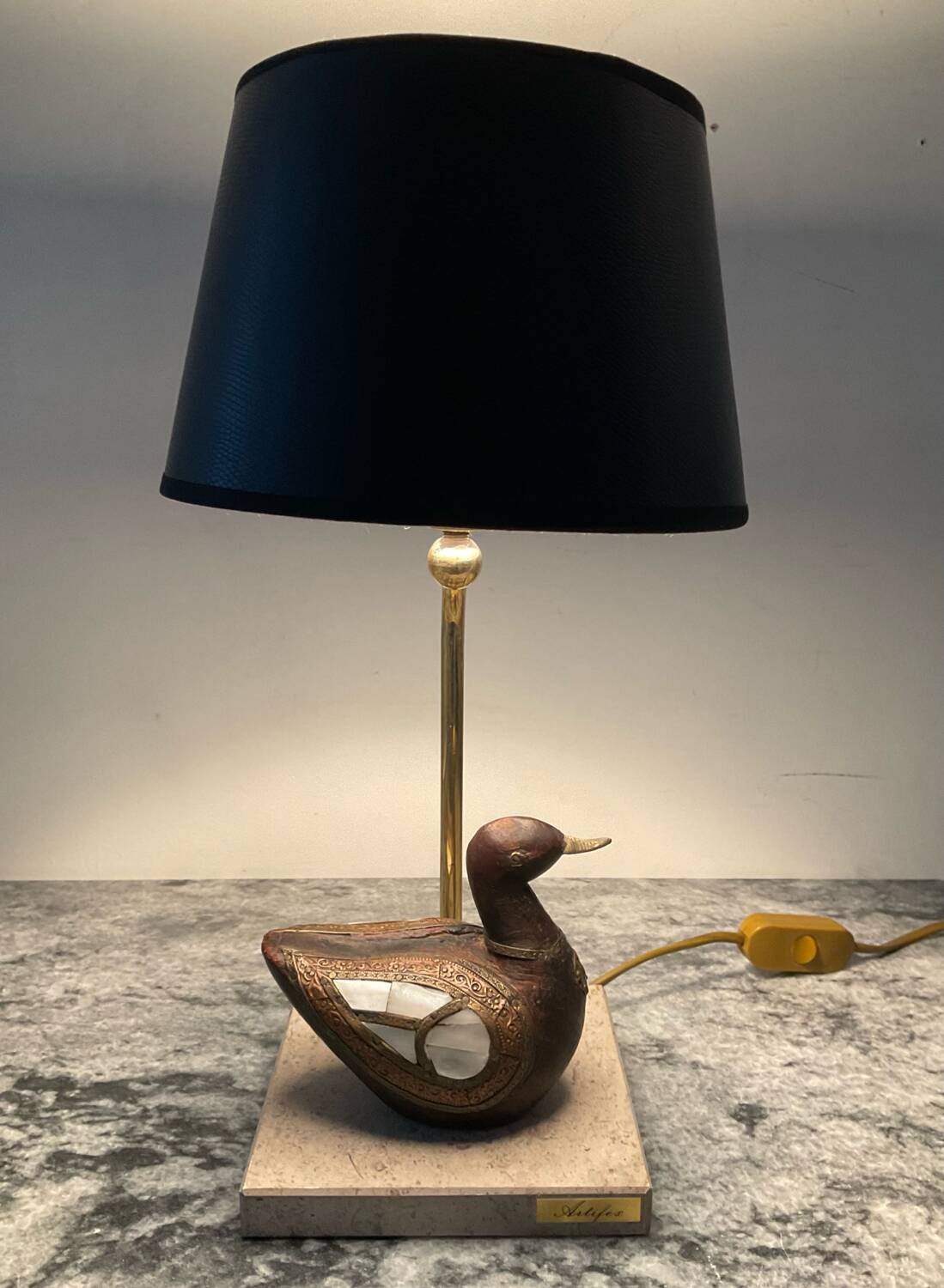 Artifex lamp with cloisonné wooden birds and travertine from the 1960s-70s.