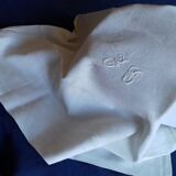 Lot of a table service including a tablecloth and 6 towels