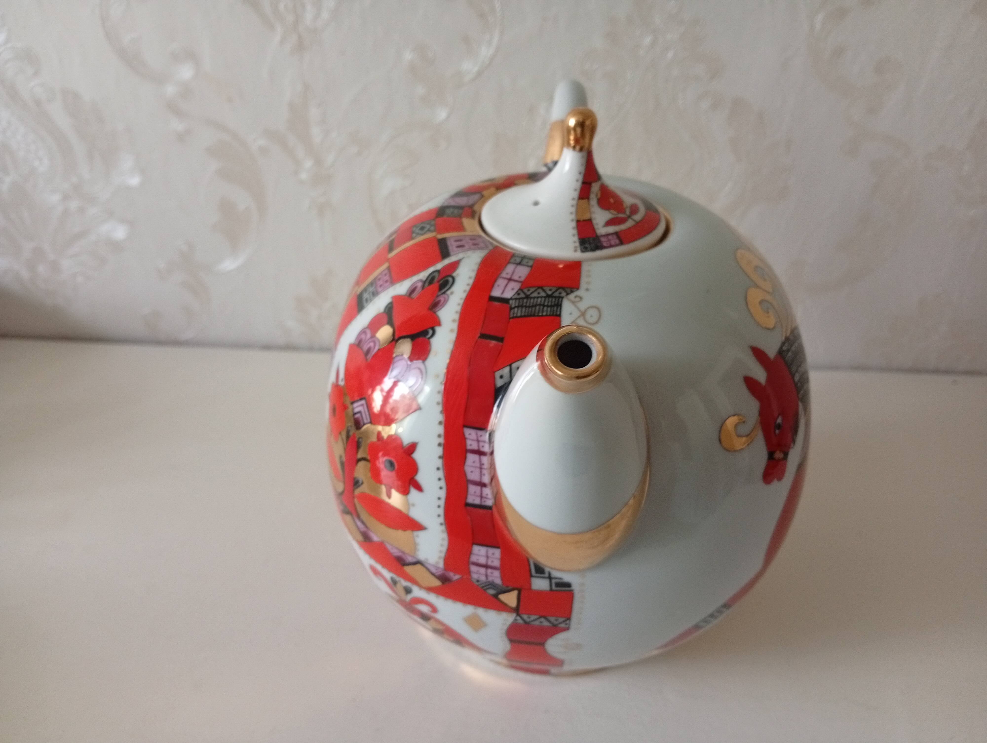 The "Red Horse" / "Golden-Maned Horse"  Lomonosov Imperial Porcelain