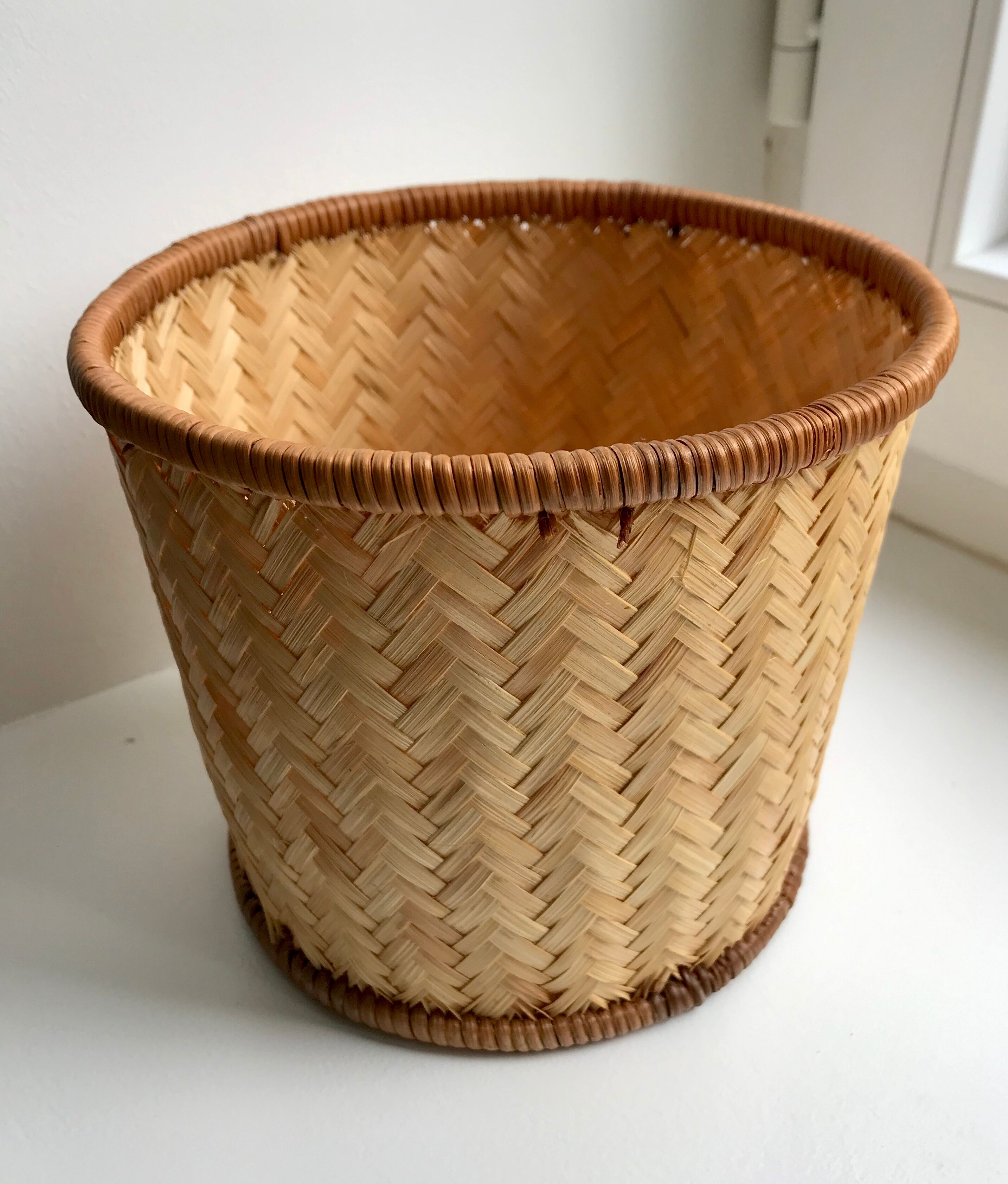 Rattan pot cover 70s