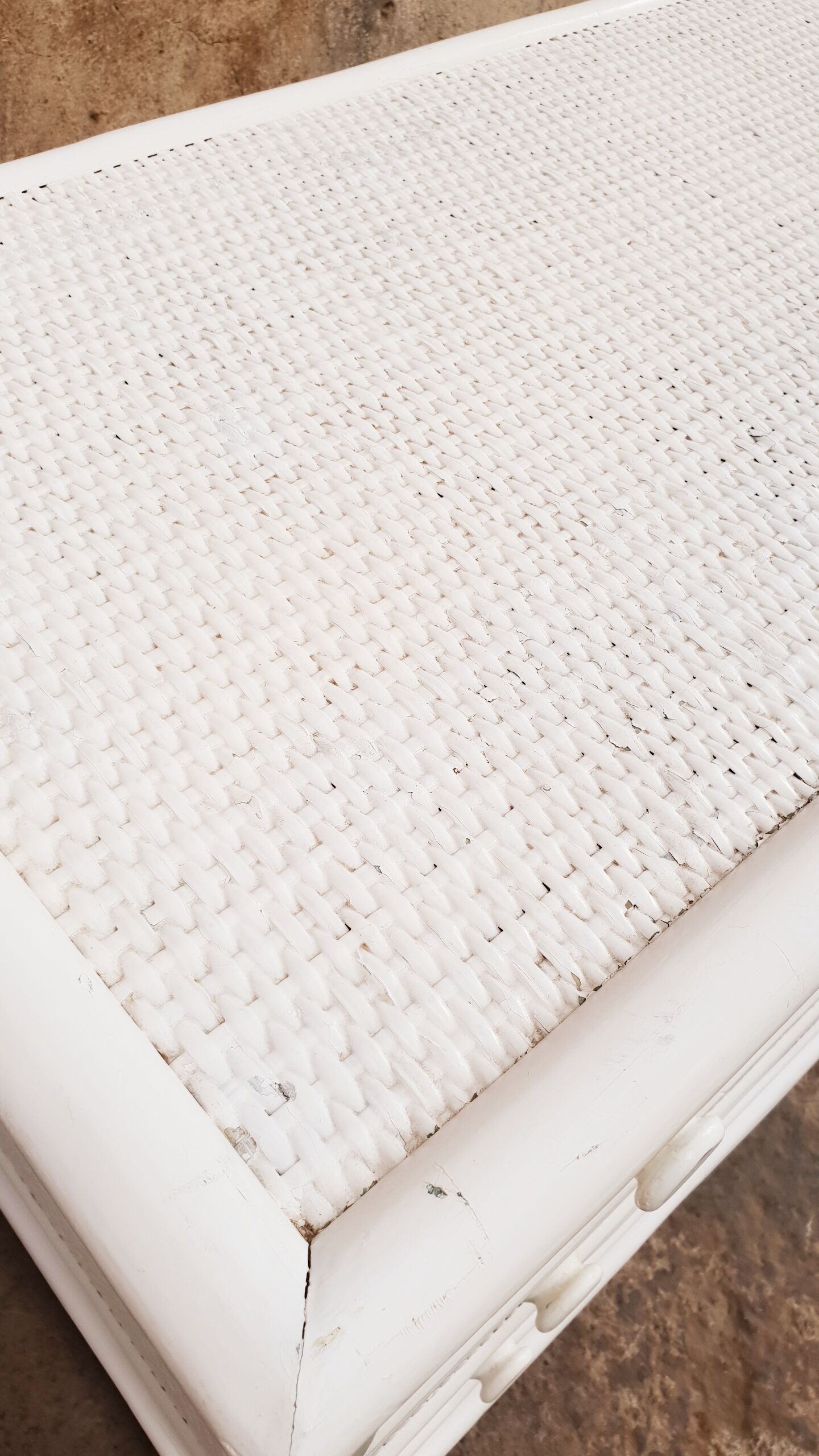 Commode vintage en rotin blanc