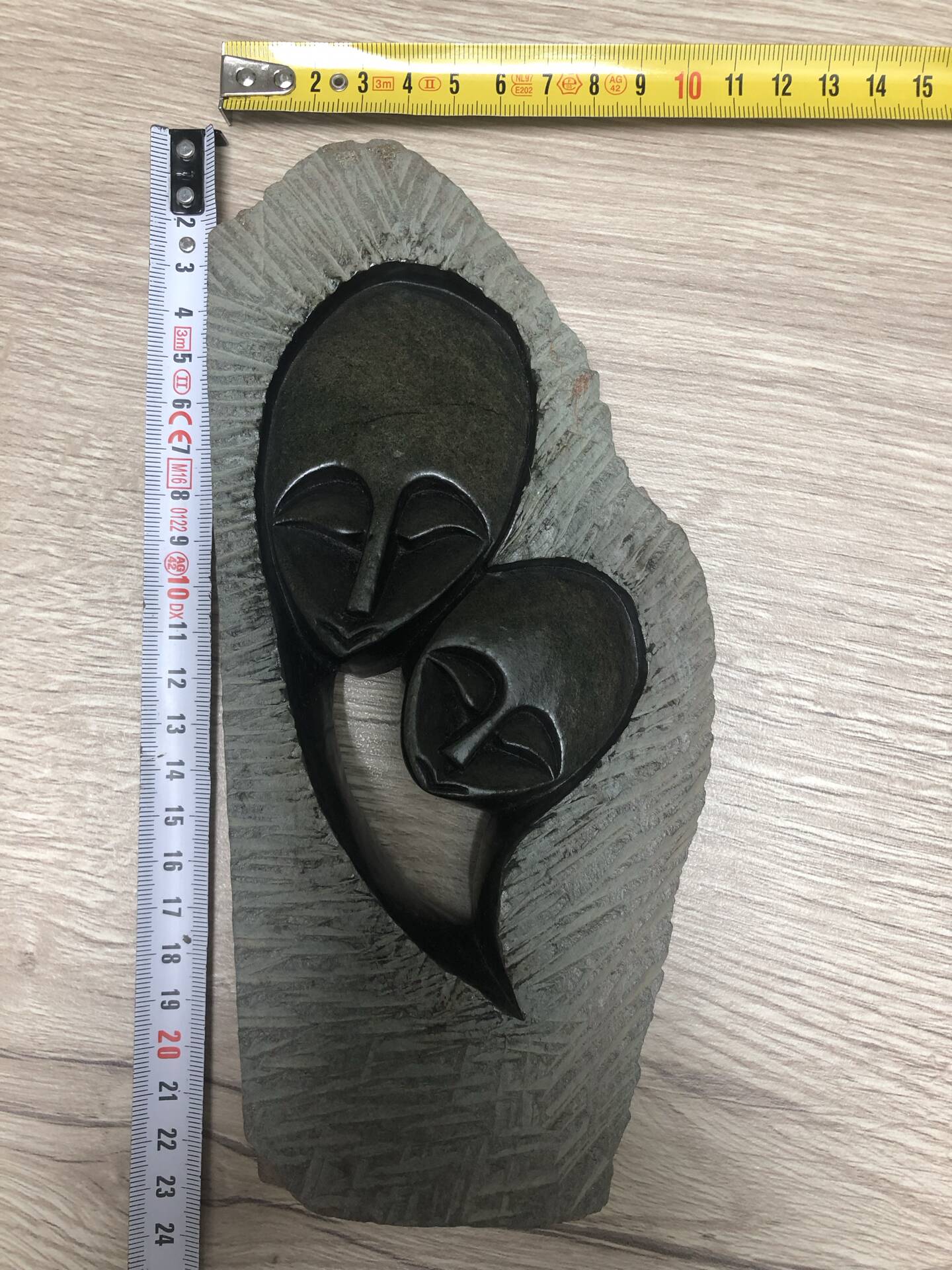 Sculpture mother and child