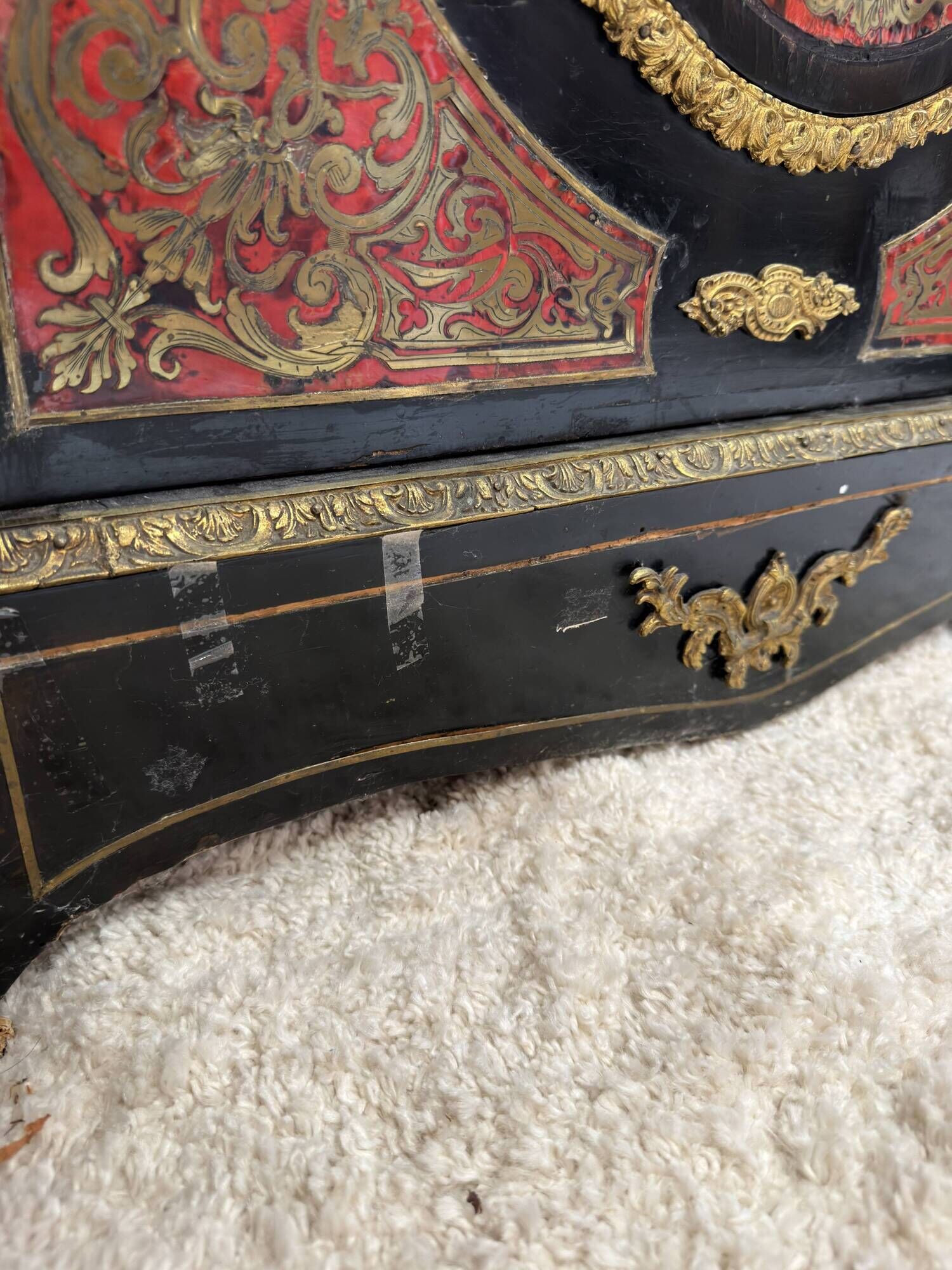 Meuble d’appui Napoléon III en marqueterie Boulle, bronze et marbre