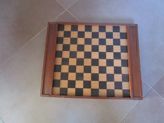 Jeu de dames ancien en bois