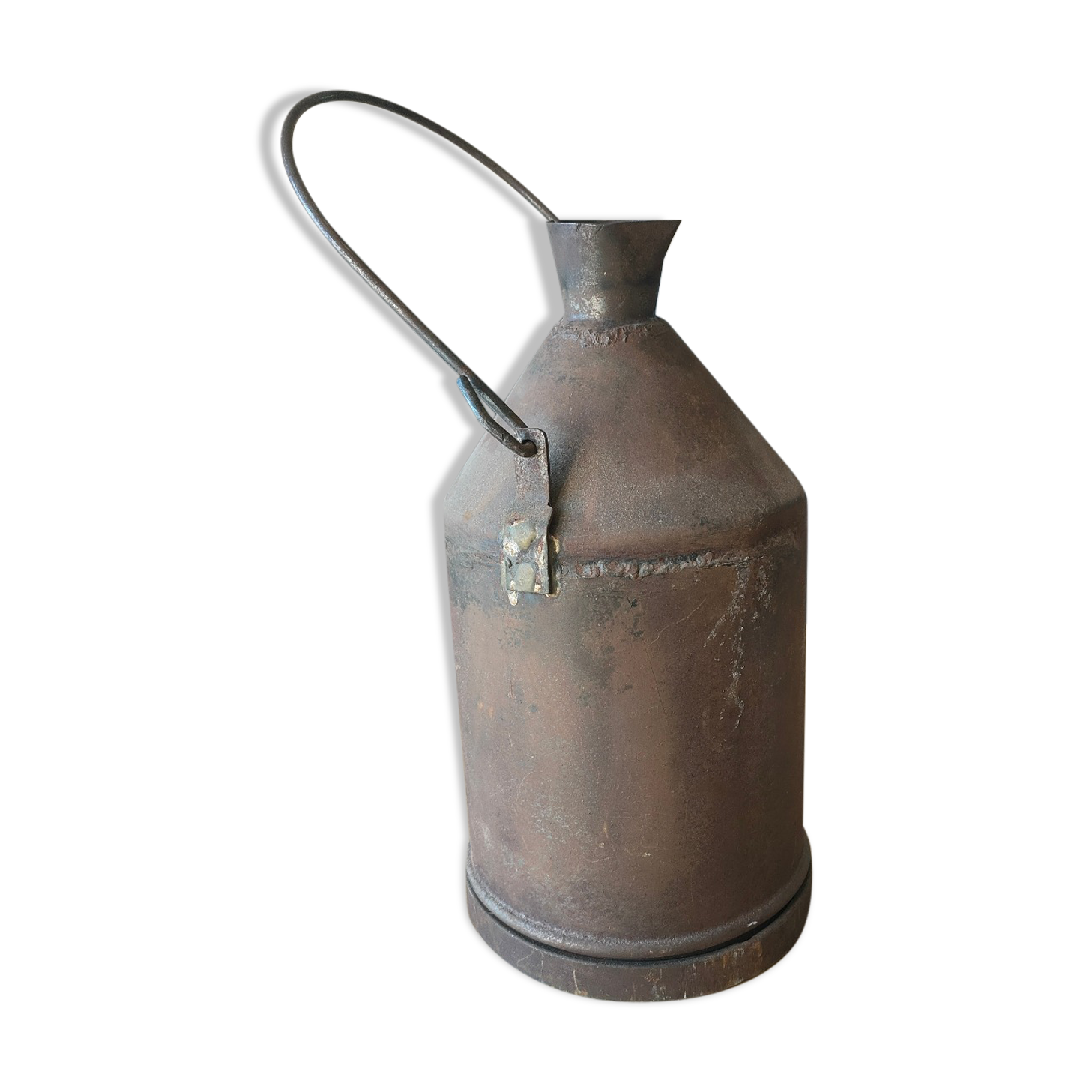 Ancien bidon métal