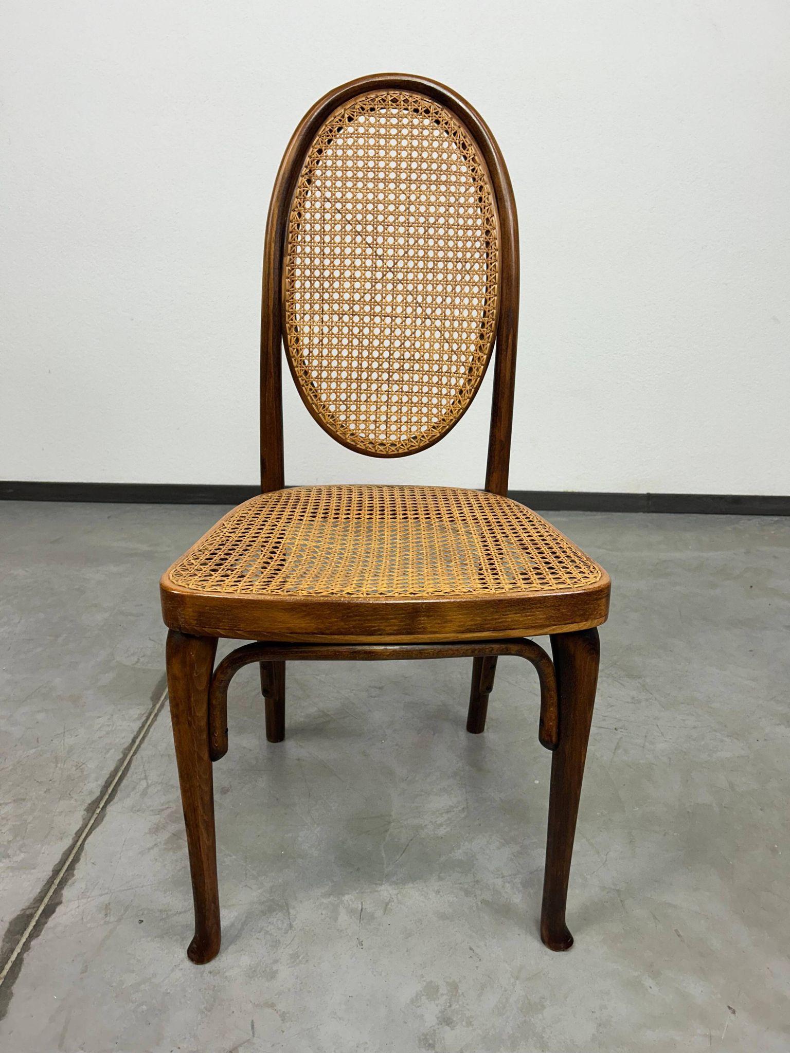 Thonet chairs no. 567 by Otto Prutscher for Café Heinrichshof