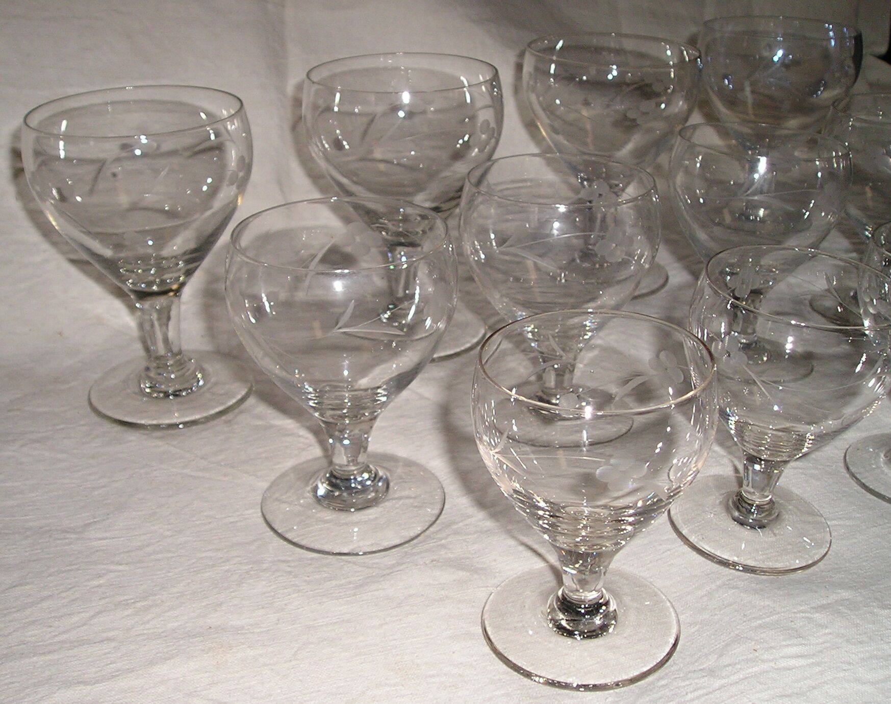 Set of 12 stemware chiseled flowers vintage 60-70 years