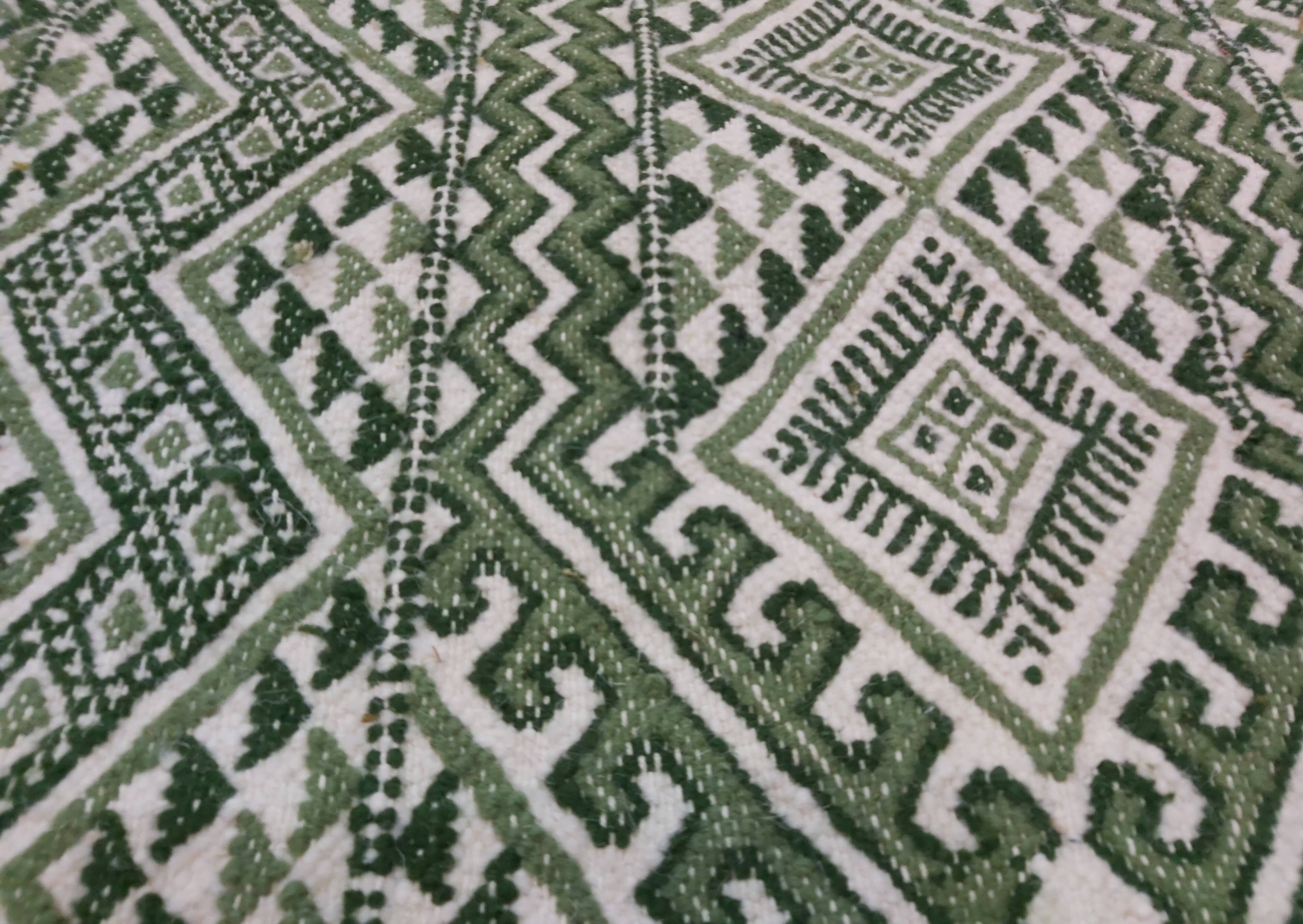 Classic white and green carpet handmade in pure wool