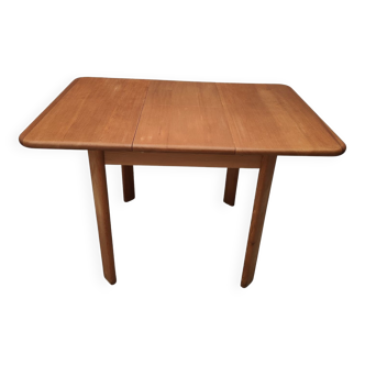 Vintage extendable dining table