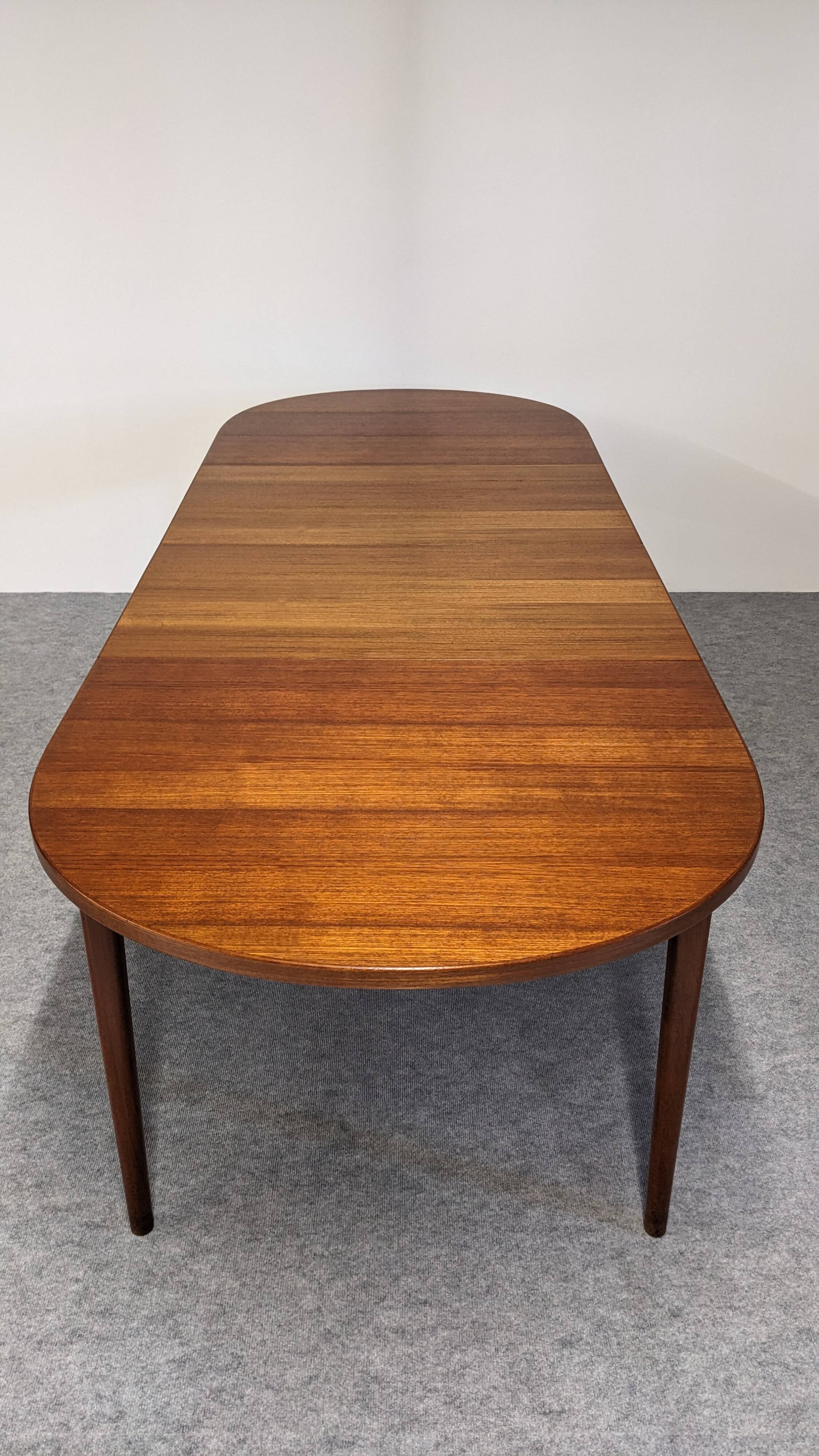 Oval extendable teak table by Nils Jonsson for Troeds 50s/60s