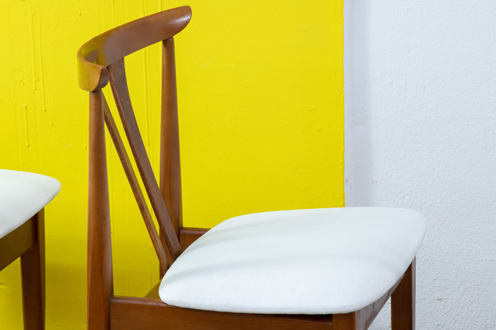 Vintage Scandinavian Chair – 47 cm