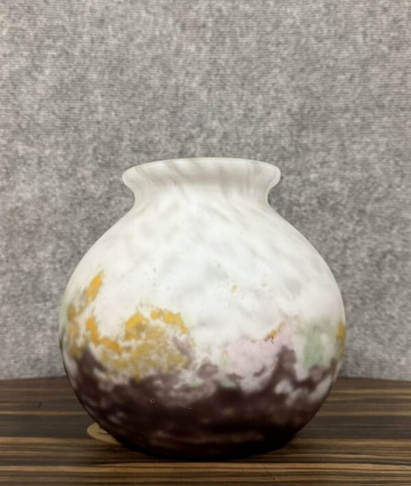 D'après Muller: vase boule en verre marmoréen époque Art Déco vers 1930