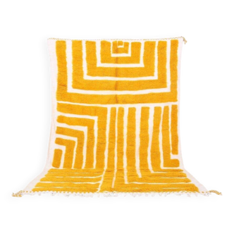 Handmade pure wool rug in traditional yellow, size 150 x 250 cm.