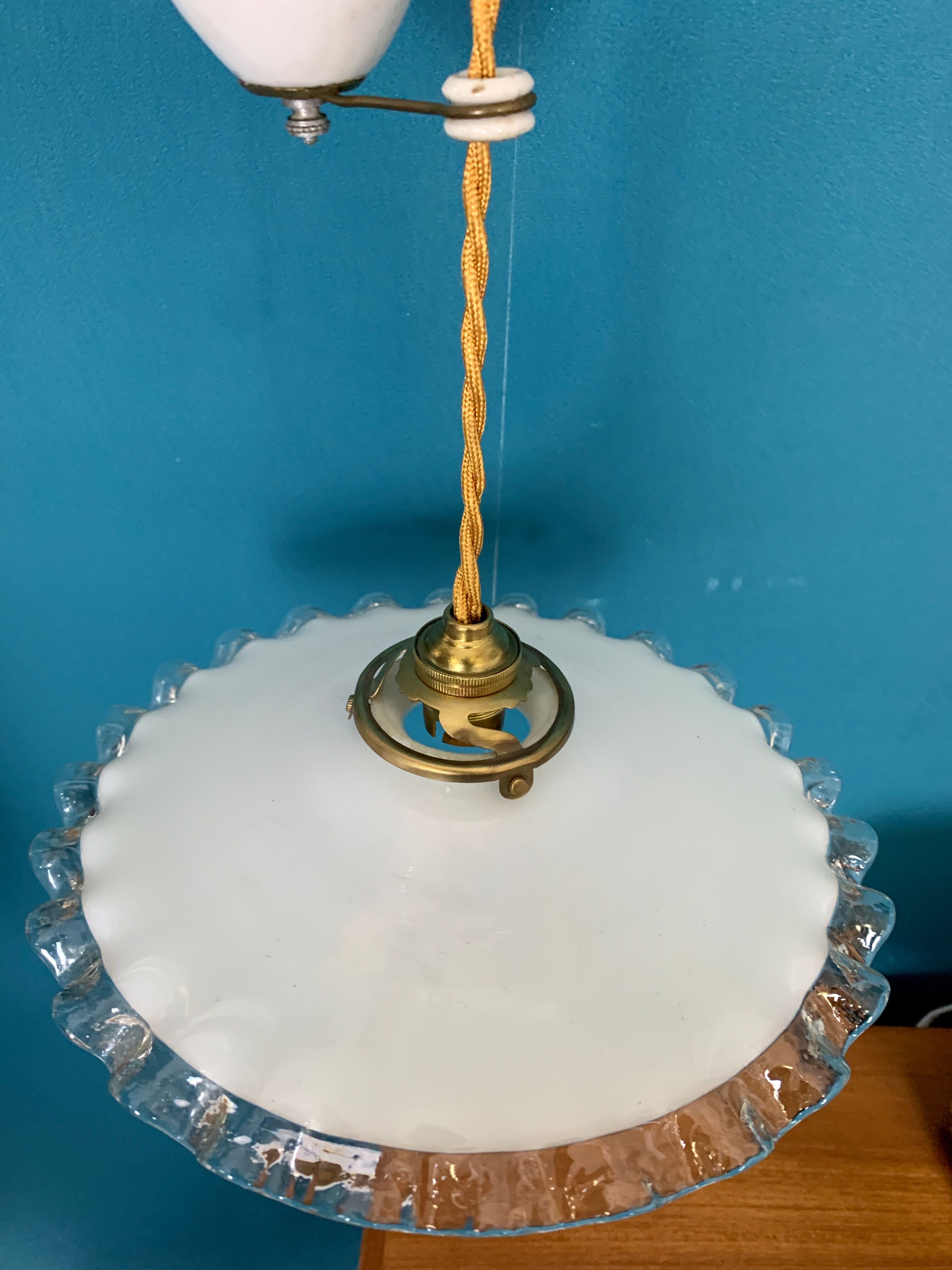 Suspension rises and falls in opaline