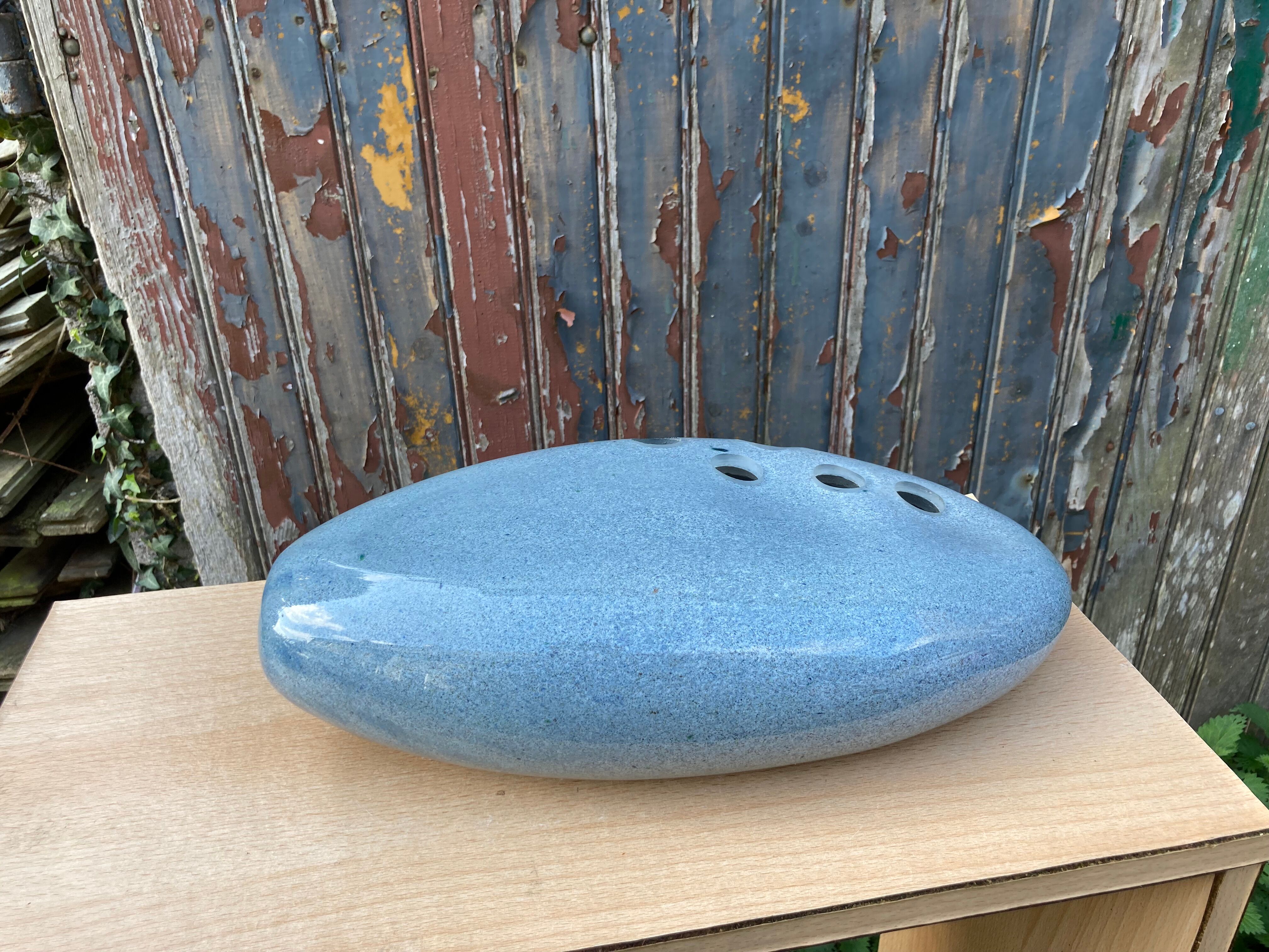 Pique glass flowers, hick double glass paste in the shape of a pebble