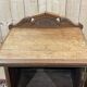 English bedside table in blonde mahogany from the early 20th century.